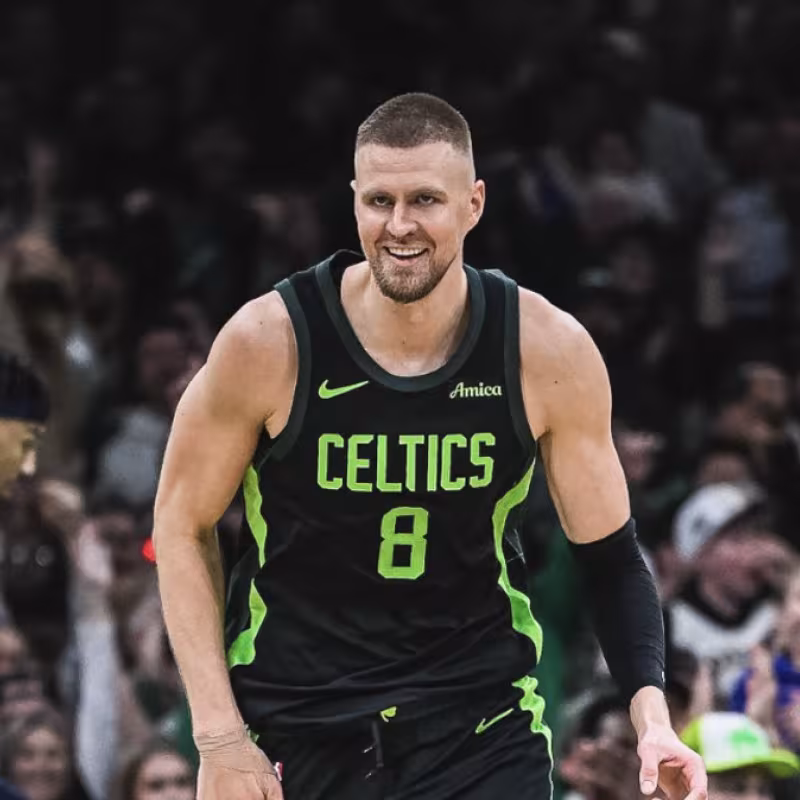 Kristaps Porzingis, jugador de Boston Celtics, está de vuelta. 