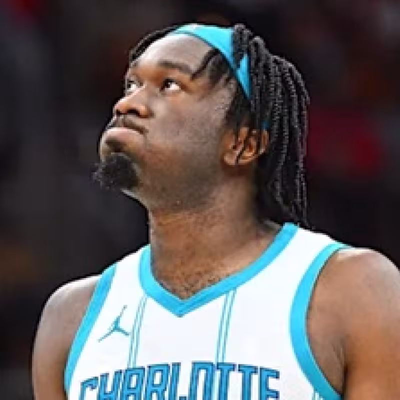 Mark Williams, jugador de Charlotte Hornets.