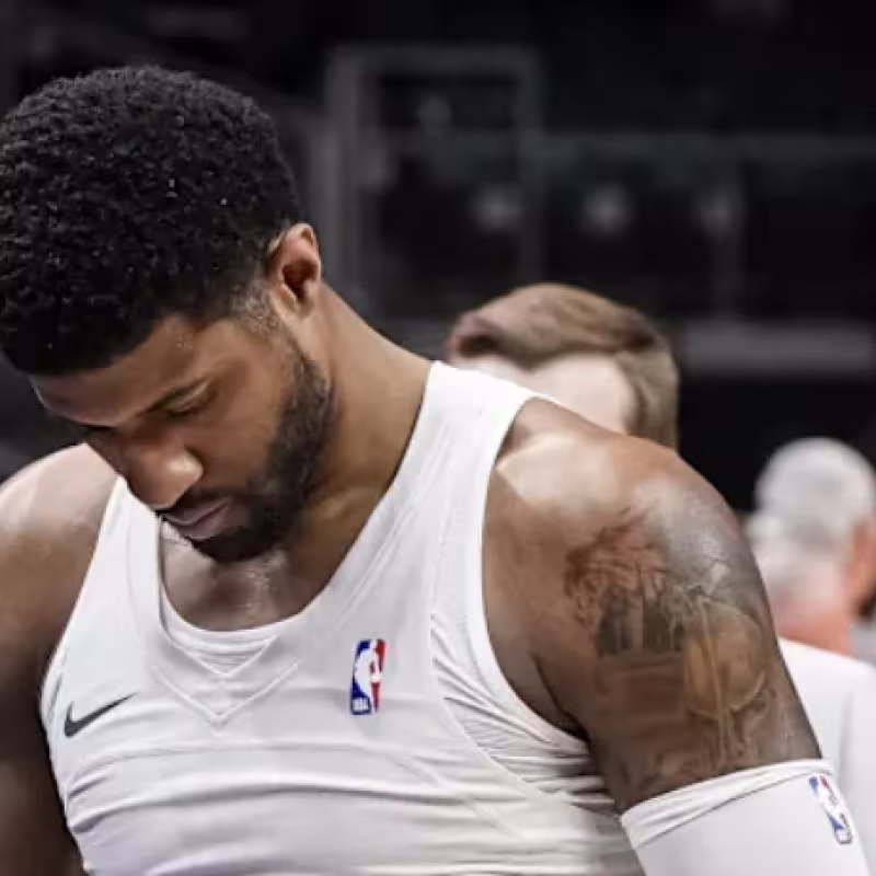 Paul George está cuajando una temporada horrible. 
