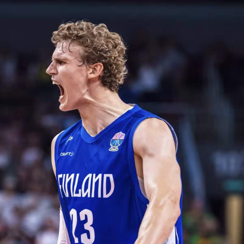 Markkanen, verdugo de la Serbia de Jokic. 
