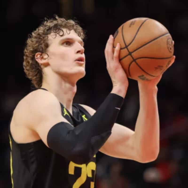 Lauri Markkanen rumored for Los Angeles Lakers.