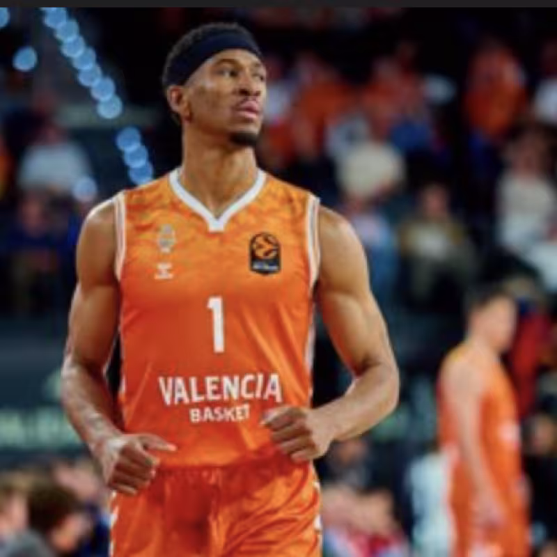 Valencia edges out Maccabi in EuroLeague with excitement.