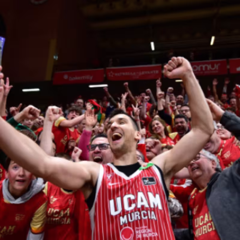 UCAM Murcia vence a Barcelona con triple decisivo de Toni Nakic