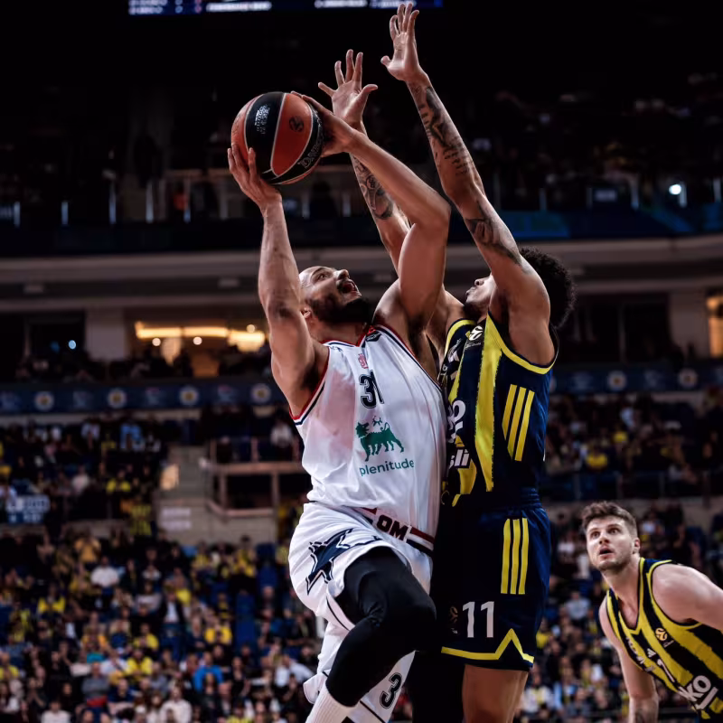 Fenerbahçe gana a Olimpia Milano en Euroliga.