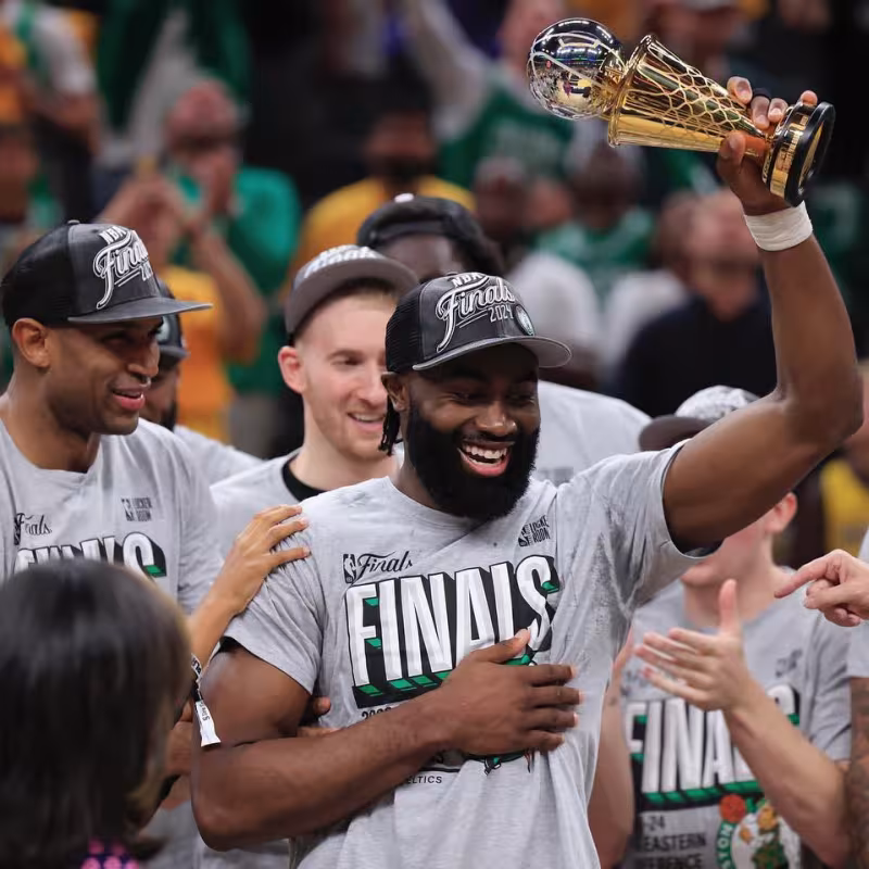 Jaylen Brown, nuevo jugador de Philadelhia 76ers