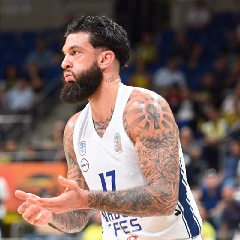 Poirier abandona Anadolu Efes tras rotura de Aquiles