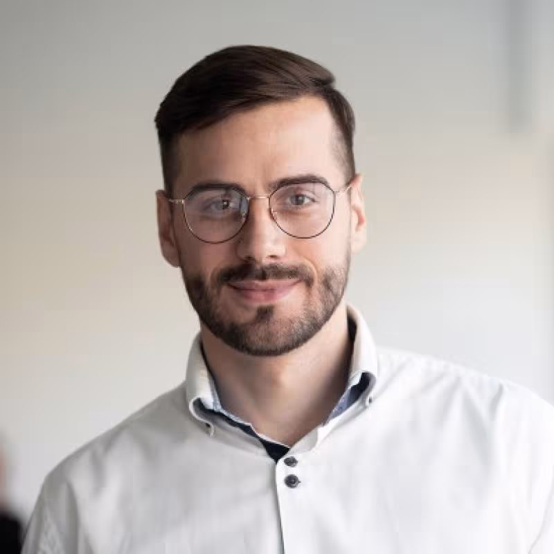 Profile picture for user Manu García