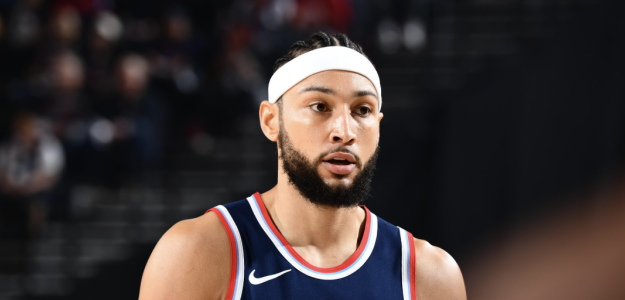 Ben Simmons continúa sin equipo NBA.