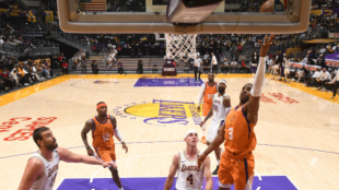 Phoenix Suns gana a Los Angeles Lakers tercer partido. Foto: gettyimages