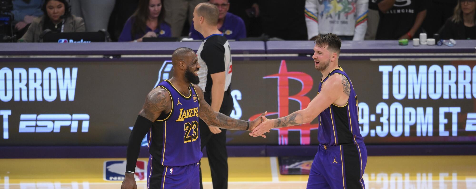 Doncic se señala con LeBron en la mala racha de los Lakers