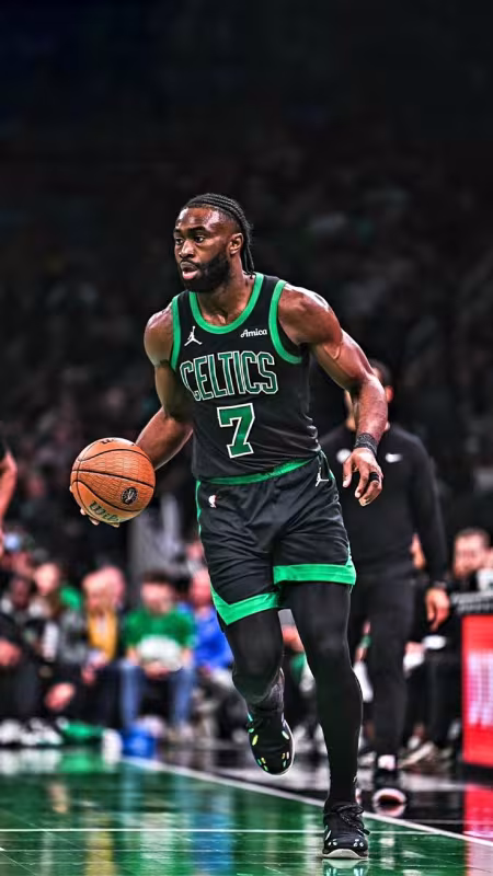 Jaylen Brown sigue metido en los rumores