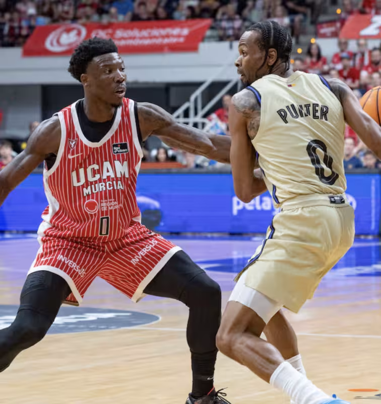 El Barcelona le ganó al Murcia el primer duelo de cuartos de la Liga Endesa.