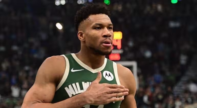Giannis Antetokounmpo, superestrella de los Milwaukee Bucks