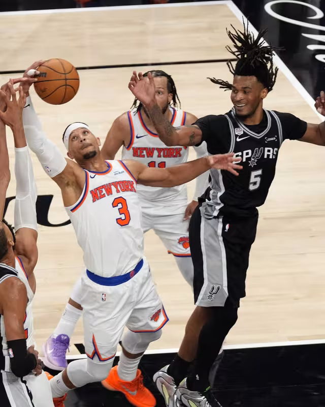 Polémica en el 4º partido entre los Knicks y los Spurs