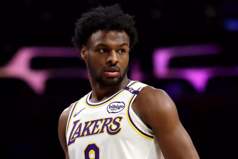 Bronny James, en un partido con Los Angeles Lakers