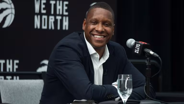 El héroe de los Raptors llega a Dallas Mavericks