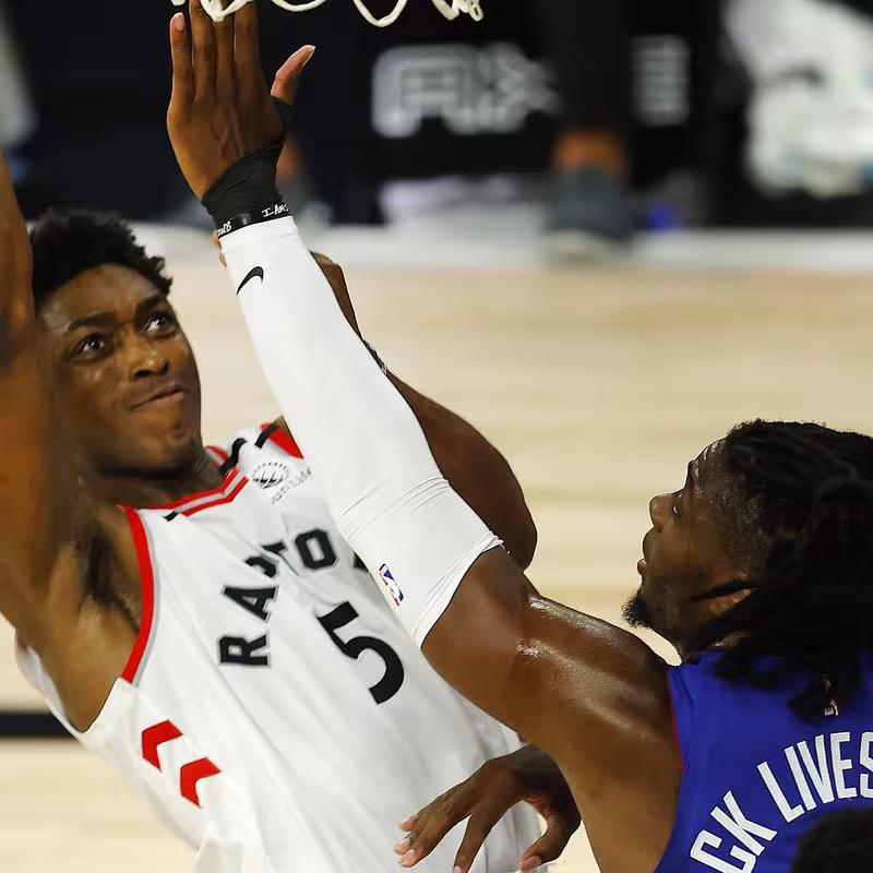 Toronto Raptors suma un nuevo triunfo en un duelo de secundarios
