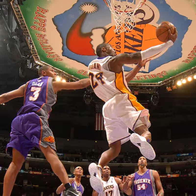 Kobe Bryant jugando en el día de Navidad.