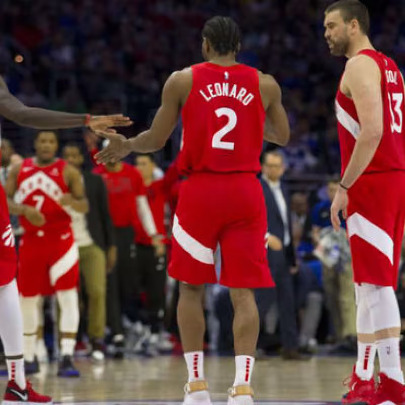 Kawhi Leonard junto a Marc Gasol y Pascal Siakam | Foto: getty images