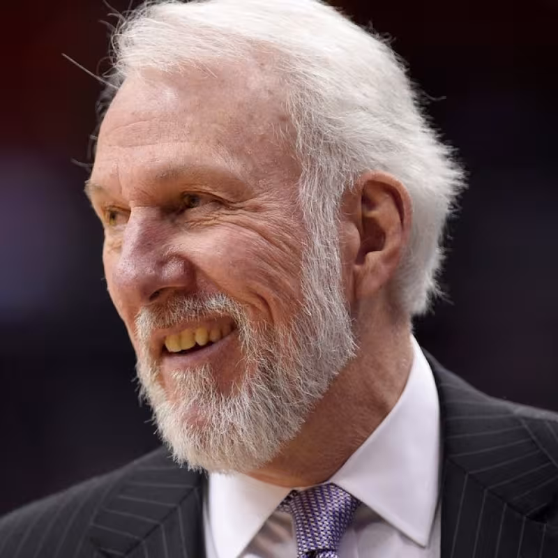 Gregg Popovich seguirá tres años más en el banquillo de los Spurs