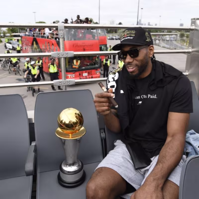 Kawhi Leonard planea reunirse con Clippers y Lakers