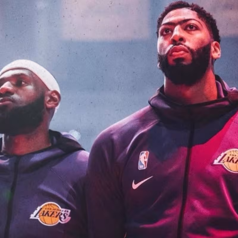 LeBron James y Anthony Davis formarán uno de los dúos más fuertes de la historia de la liga.