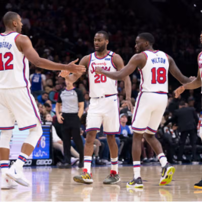 La lesión de Embiid obliga a Horford a subir su nivel