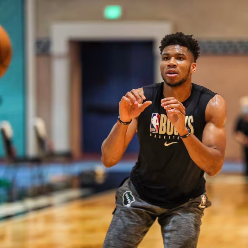 Lakers y Bucks ya entrenan en la burbuja Orlando NBA