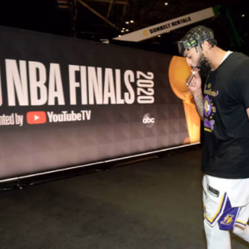 Anthony Davis no asegura su permanencia en Lakers