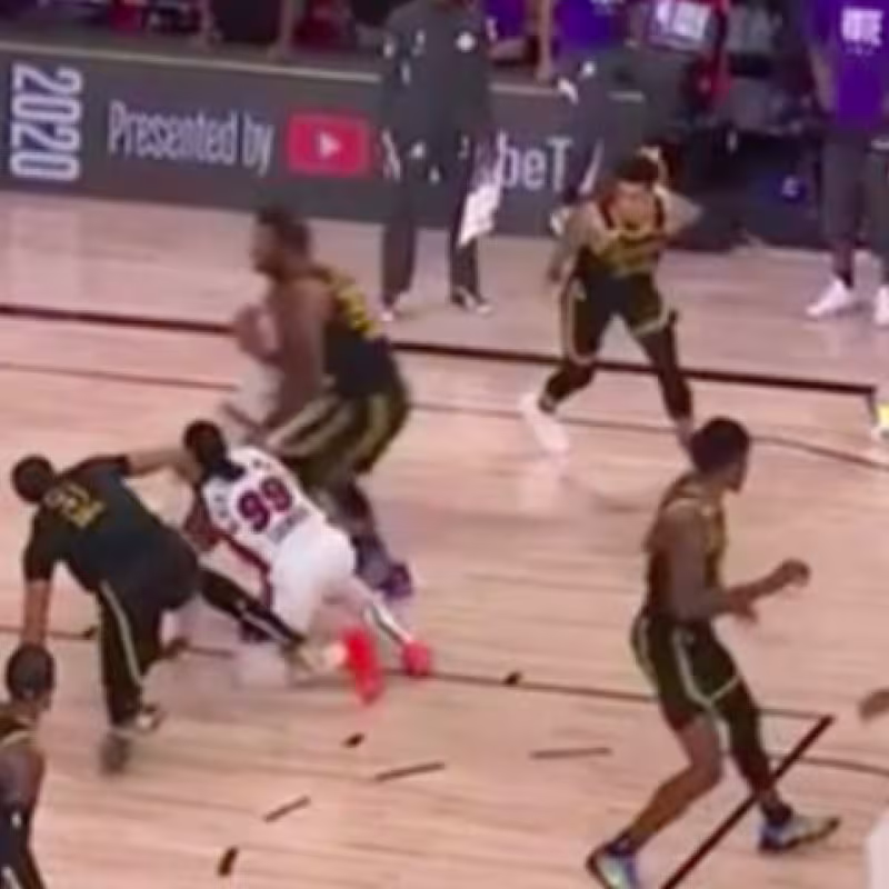 Anthony Davis no será sancionado por el codazo en la cara de Jae Crowder