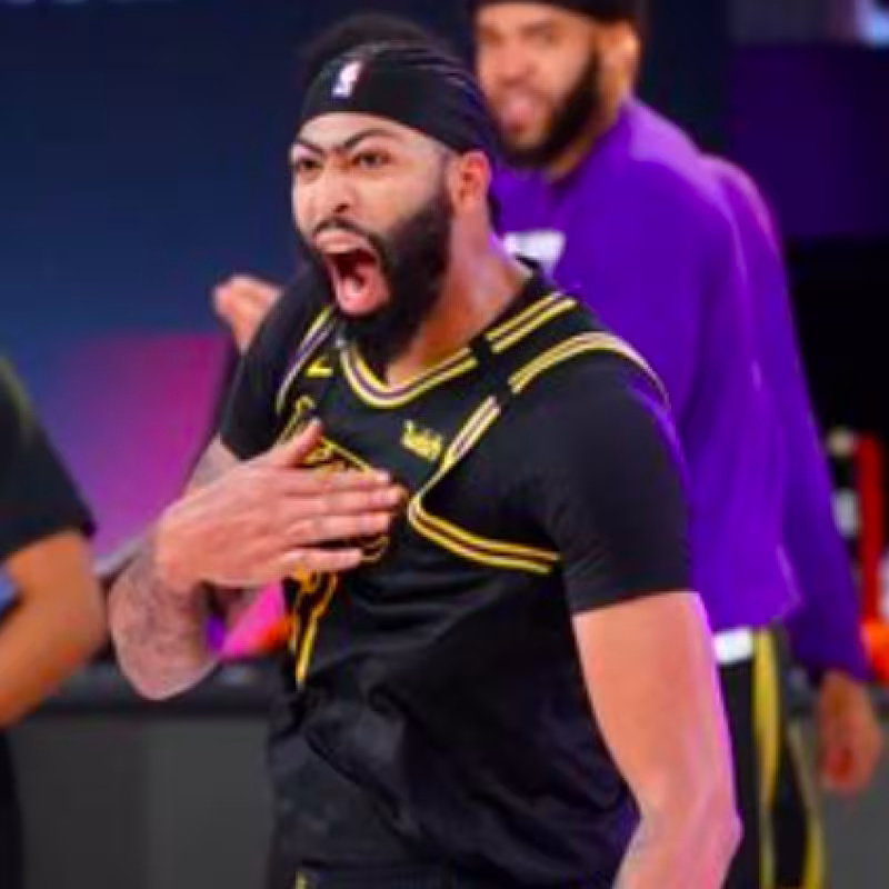 El triplazo a de Anthony Davis que le dio a Los Angeles Lakers el triunfo