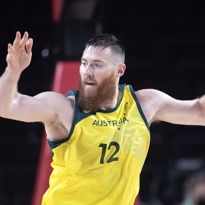 Aron Baynes ya se entrena en Las Vegas buscando equipo NBA