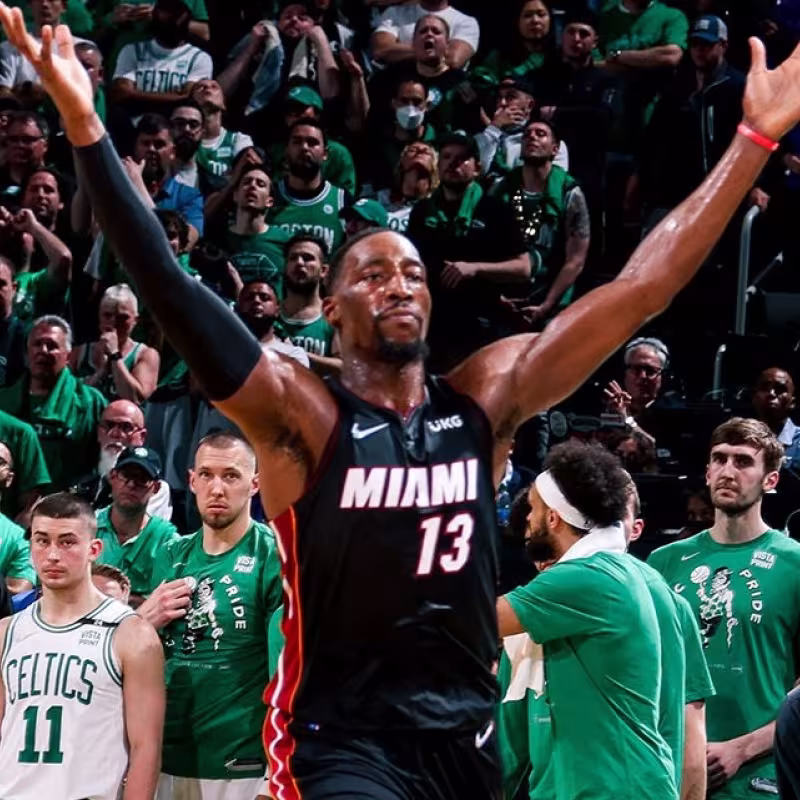 Bam Adebayo, jugador de Miami Heat.