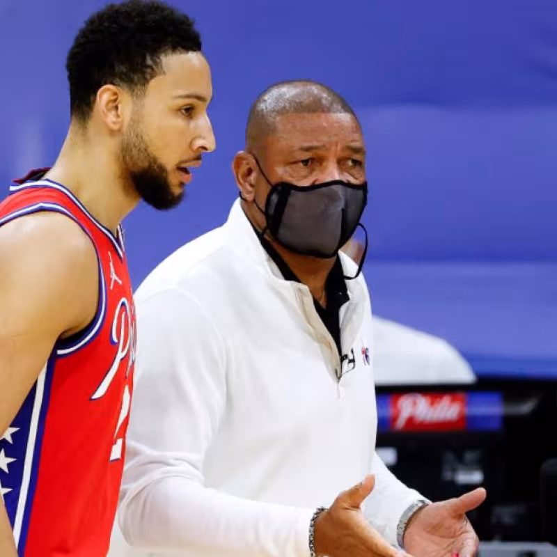 Ben Simmons junto a su entrenador, Doc Rivers "Foto: NY Post"