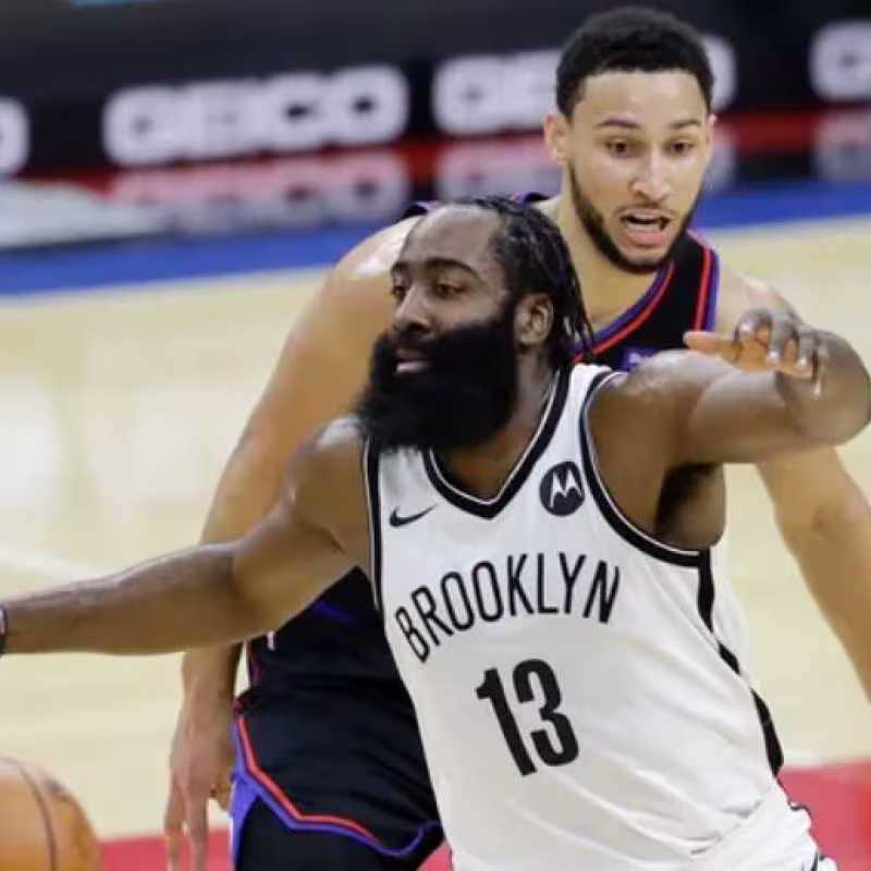 Ben Simmons y James Harden están en todos los rumores NBA. 