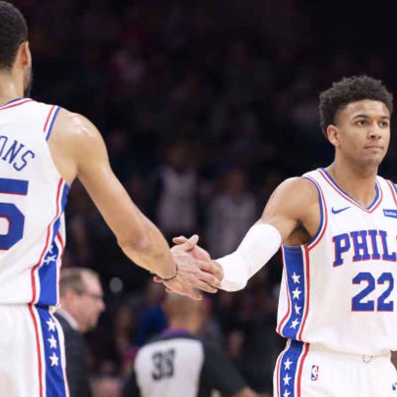 Ben Simmons y Matisse Thybulle. Foto: gettyimages