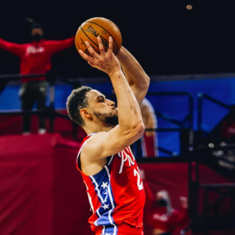 Los Sixers ganan a los Heat con triple-doble de Ben Simmons