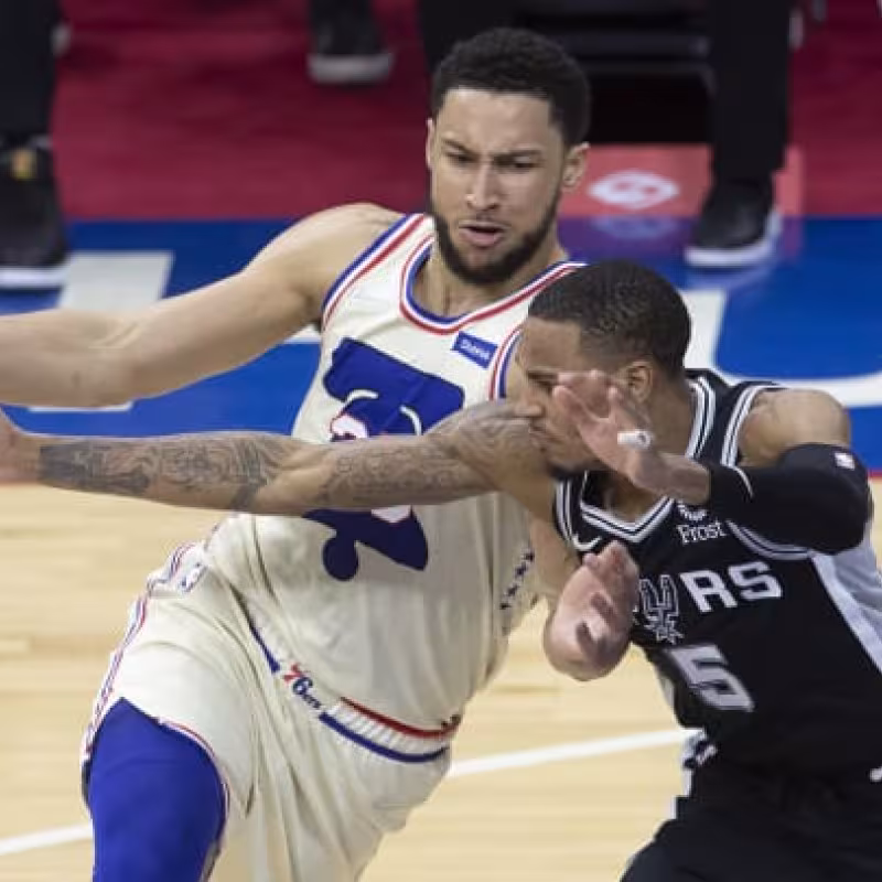 Ben Simmons suena para San Antonio Spurs.