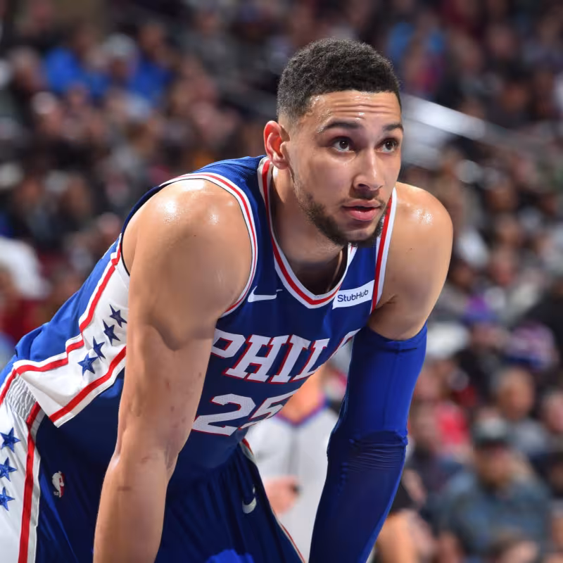 Ben Simmons jugando un partido con los Philadelphia 76ers.