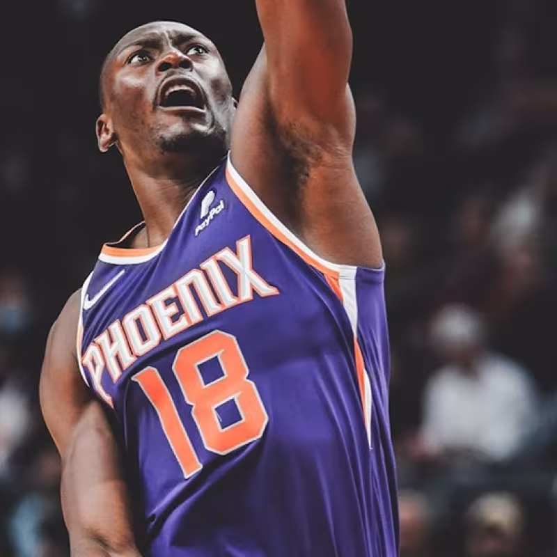 Bismack Biyombo donará el 100% de su salario para construir un hospital en Rep. Democrática del Congo