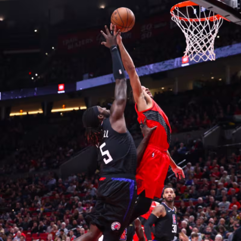Lillard y McCollum acaban con la resistencia de los Clippers