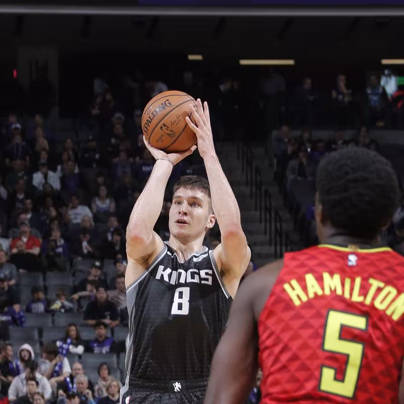 Bogdan Bogdanovic, con la camiseta de Sacramento Kings.