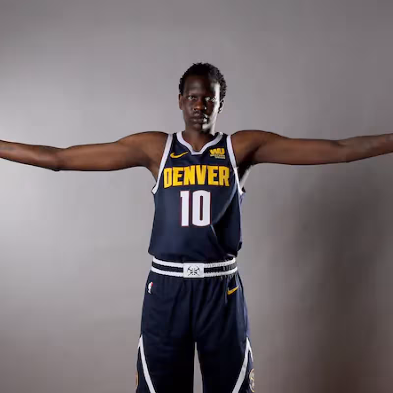 Bol Bol firma un contrato dual con los Nuggets