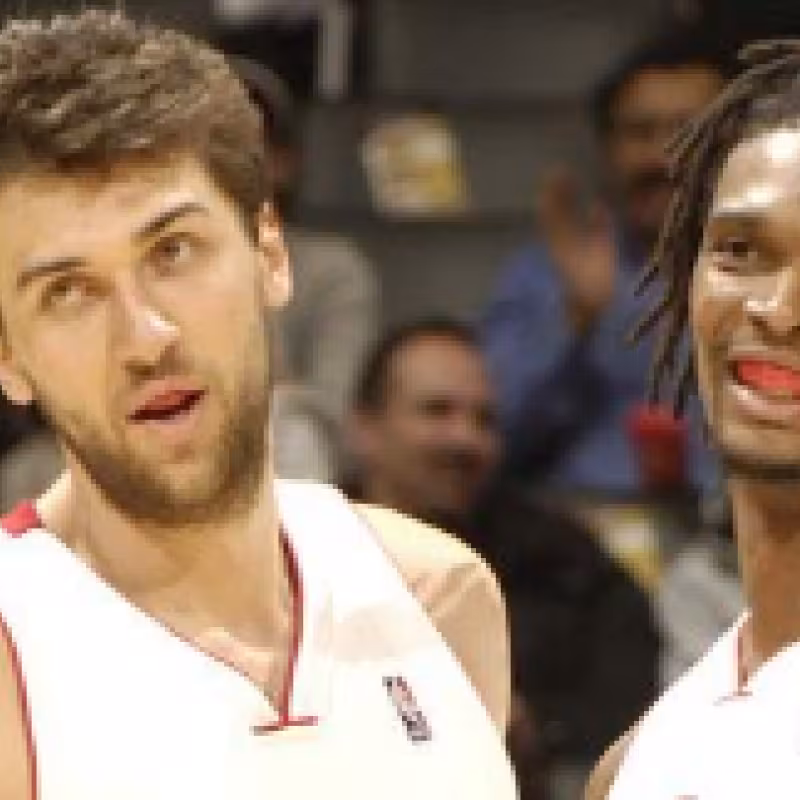 Davis West: "Chris Bosh y Andrea Bargnani en este momento, volarían esta NBA"