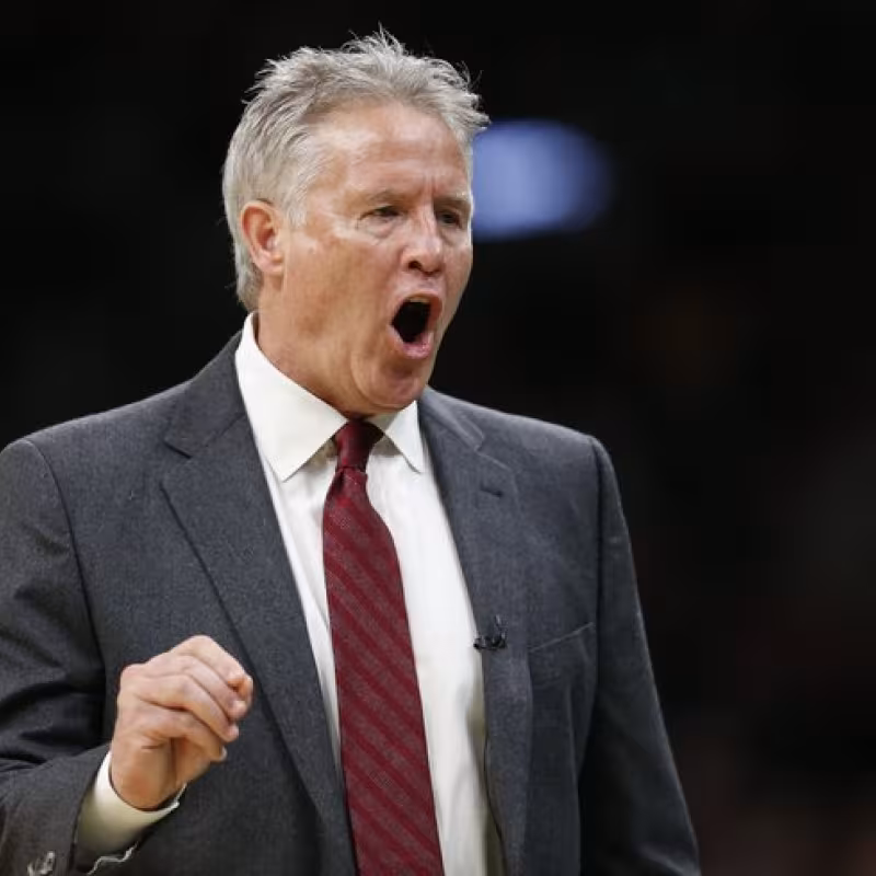 Brett Brown: "Es horrible cómo jugamos los finales de partido, apesta"