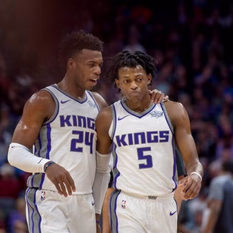 Buddy Hield y De´Aaron Fox. líderes de los KIngs