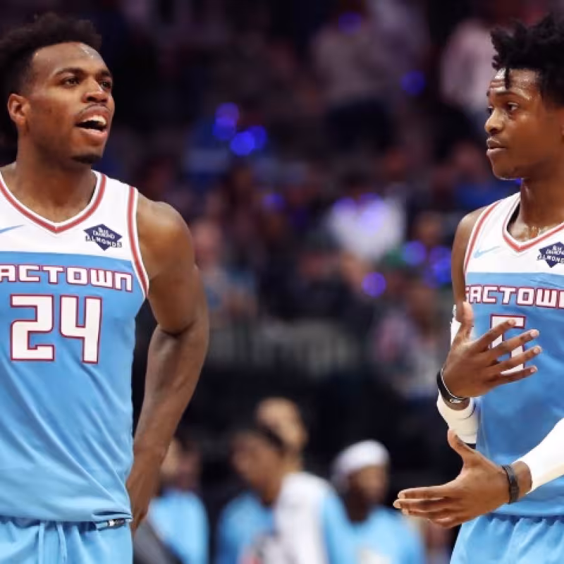 De'Aaron Fox y Buddy Hield, principales estrellas de Sacramento Kings.