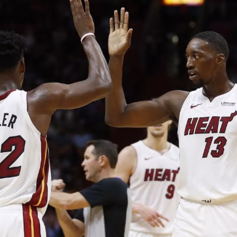 La curiosa multa que Bam Adebayo estará obligado a pagar a partir de ahora a Jimmy Butler
