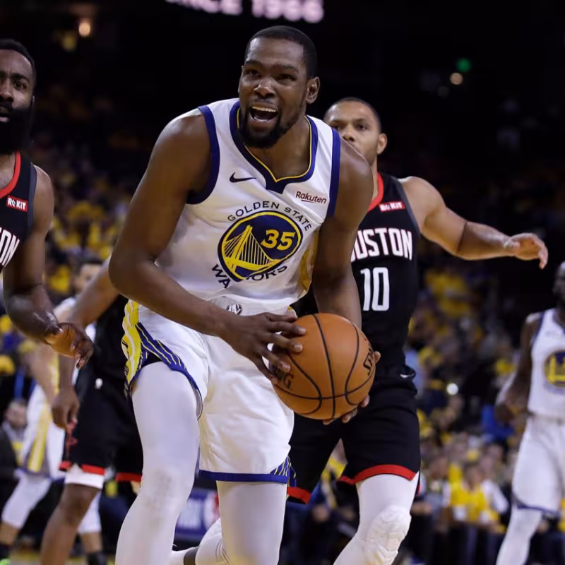 Kevin Durant vuelve a la carga en Twitter