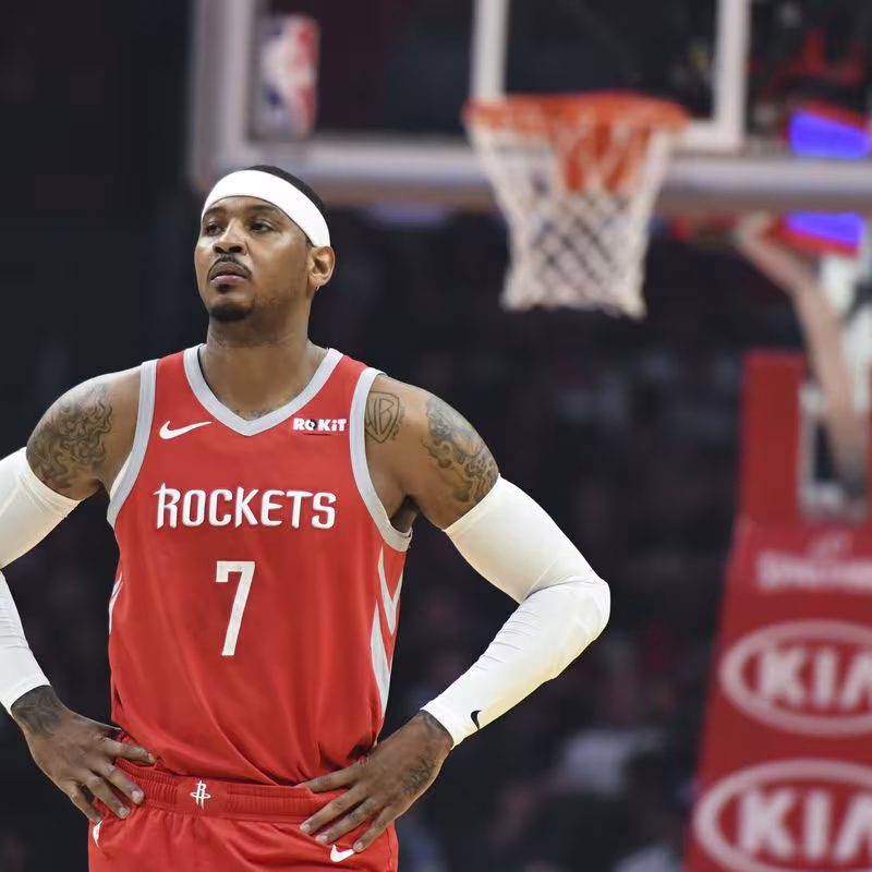 Carmelo Anthony se aleja cada vez más de continuar su carrera en la NBA